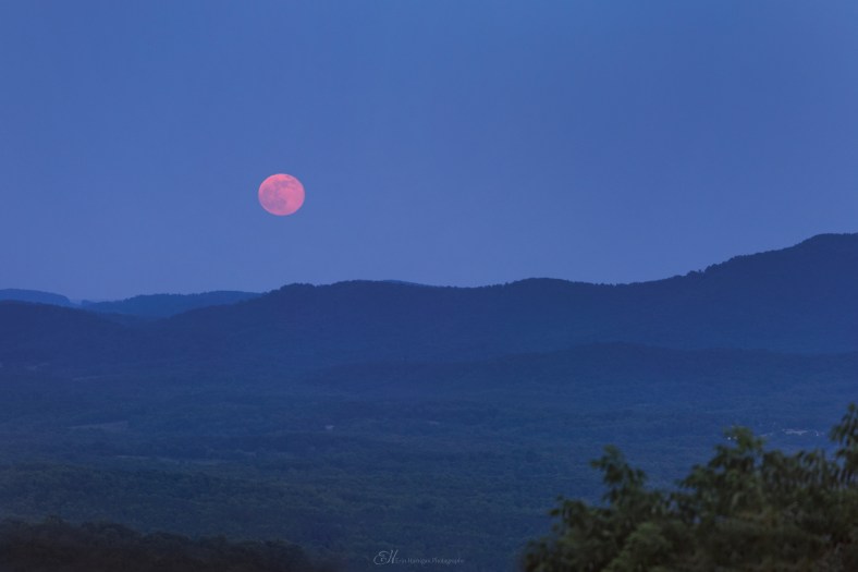 mountain moon adobe color wm